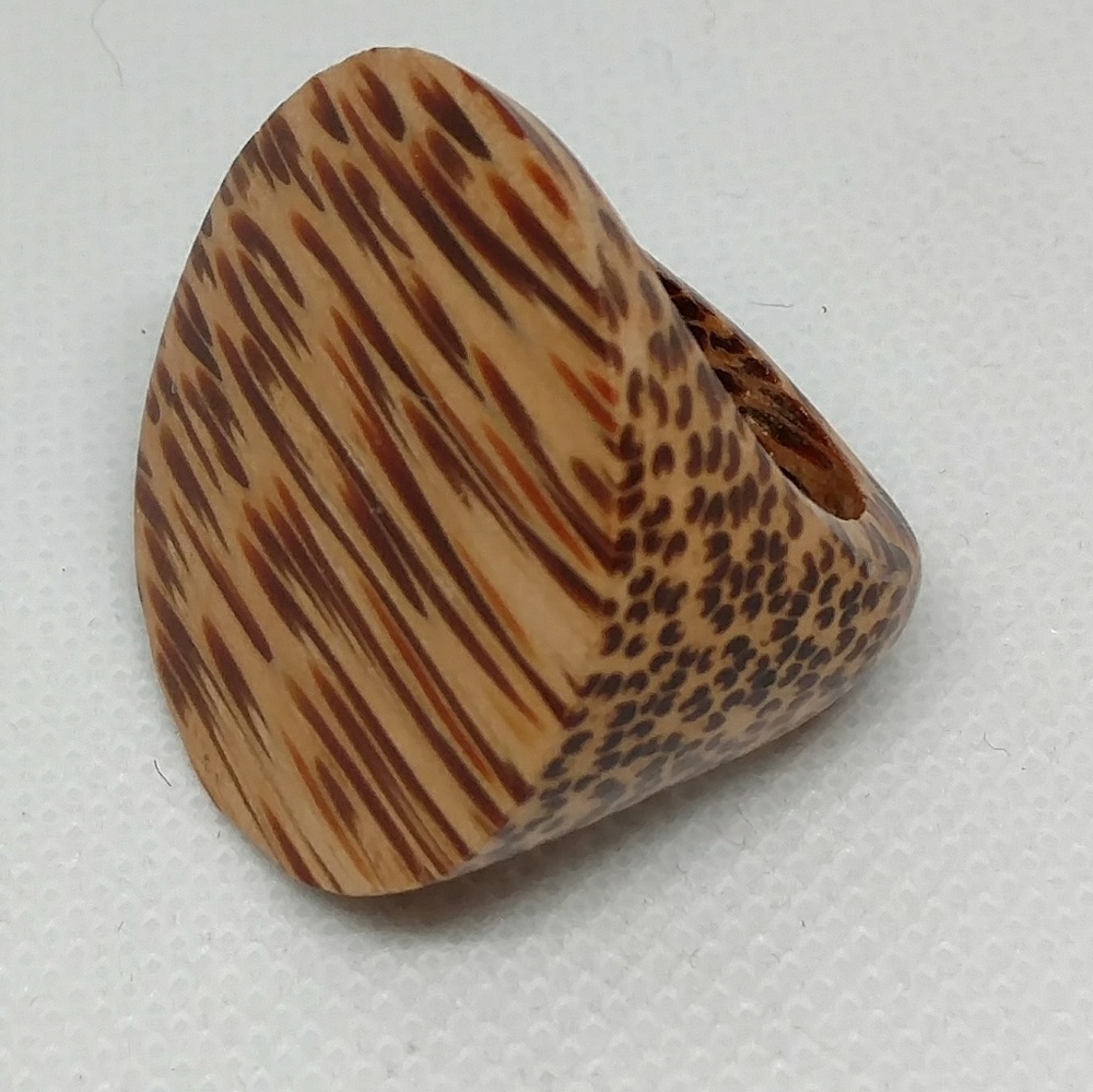 Vintage wooden statement ring size 6.5